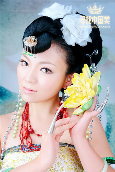 �����Ї���Ʊ��ͻ��4λ�����x��