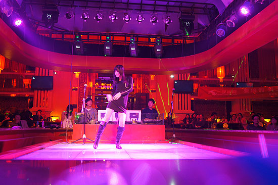 ꖹ�r�г���ʢ��A�M��Ļ