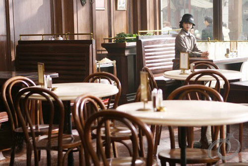 ����Ů���c���Ϻ��󷿵Ĺ���