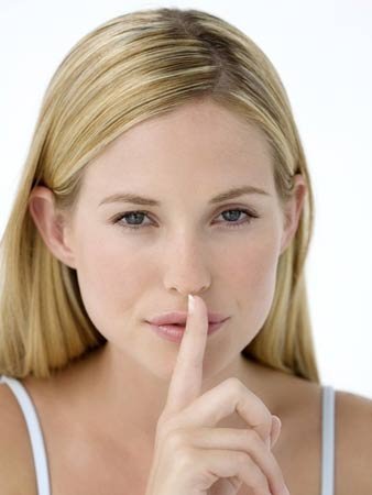 五個小技巧防止口紅花妝