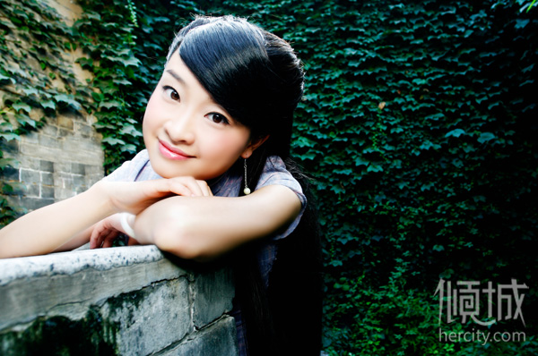 ������Ů����z��