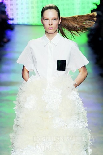 ���\ɫ���b�ȕr���ִ�