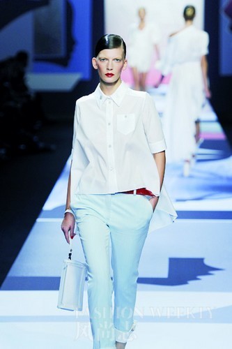 ���\ɫ���b�ȕr���ִ�