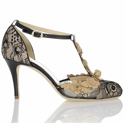 ÿ��(g��)Ů�ˉ�(m��ng)�ж���һ�p�ٽz�߸�Ь