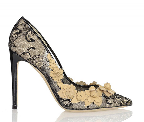 ÿ��(g��)Ů�ˉ�(m��ng)�ж���һ�p�ٽz�߸�Ь