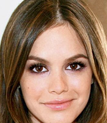 九位美女明星滋養(yǎng)美唇法