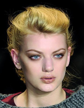 內斂而優雅 8款秀場微炫美妝