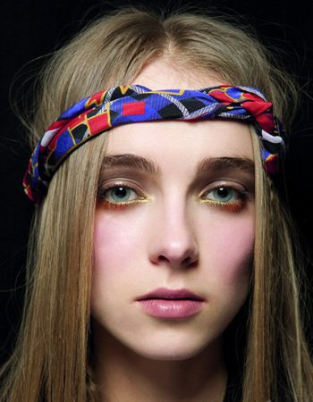 內斂而優雅 8款秀場微炫美妝