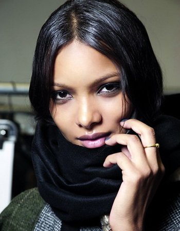 內斂而優雅 8款秀場微炫美妝