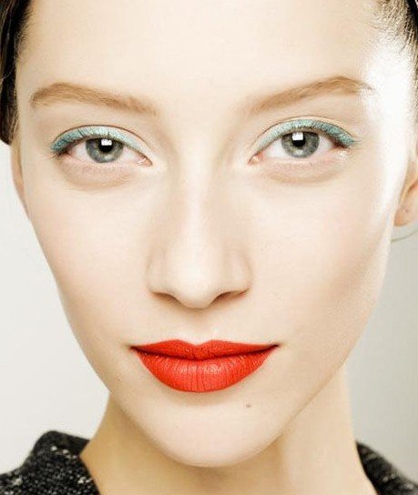 ���{�۾������޺�ȴ��y