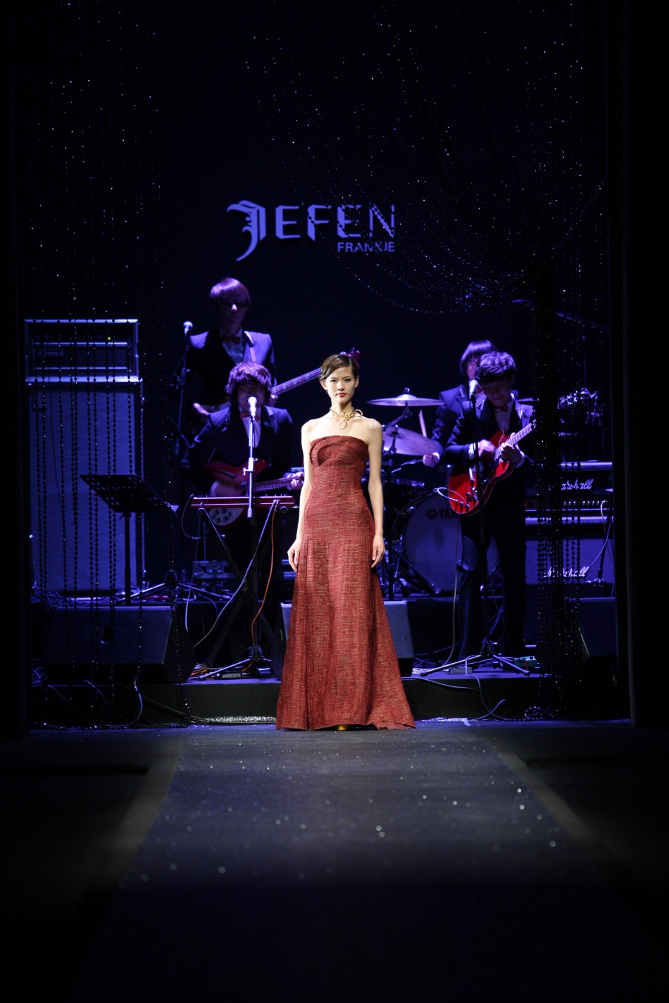 �x�h�y�͹��L���u ��70����¾�