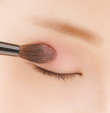 浪漫夏日 締造淡淡清新妝容