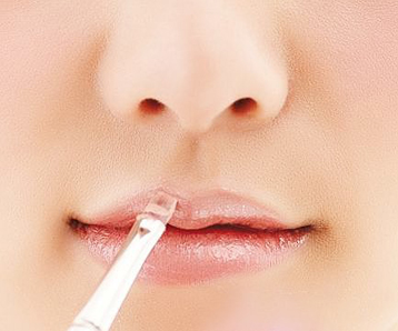 浪漫夏日 締造淡淡清新妝容