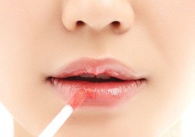 打造小清新文藝風格干凈妝容