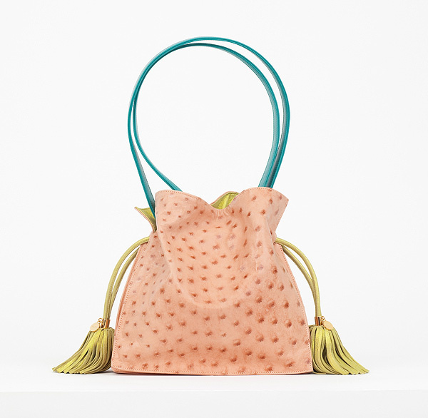 ��ɫ�ؿ��^����Loewe 11�����ִ�ϵ�еǈ�