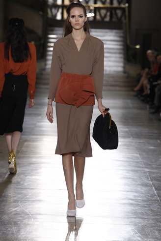 Miu Miu 2011�����{(di��o)�ď�(f��)�����Aϵ��Ů�b