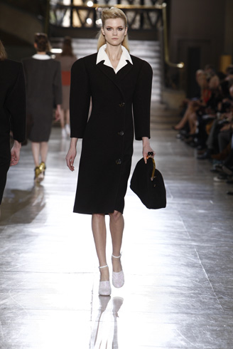 Miu Miu 2011�����{(di��o)�ď�(f��)�����Aϵ��Ů�b