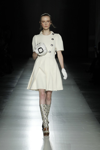 PRADA 2011��Ħ�ǹŵ�ϵ��Ů�b