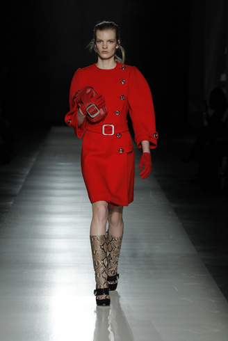 PRADA 2011��Ħ�ǹŵ�ϵ��Ů�b