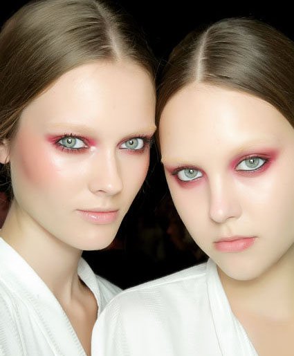 2011�ļ���ҫ�۵Ĵu�tɫ�y��