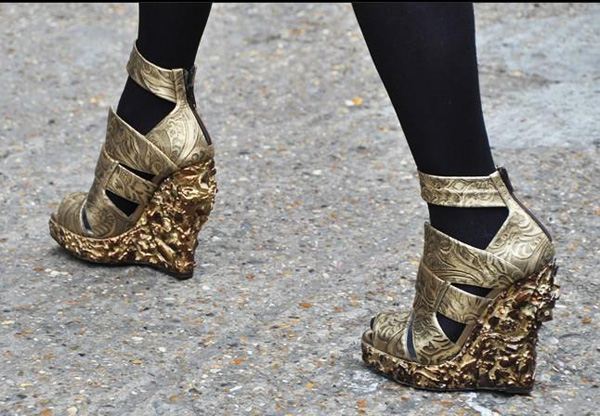 ������Ь������һ��ȥ��˽����