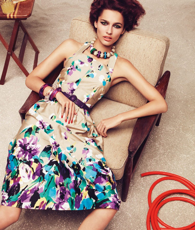 素色碎花OL裝 妝點一夏