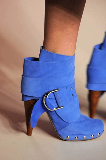 ���{(di��o)��{(l��n) 2011���Ľ�(j��ng)���Ʒ