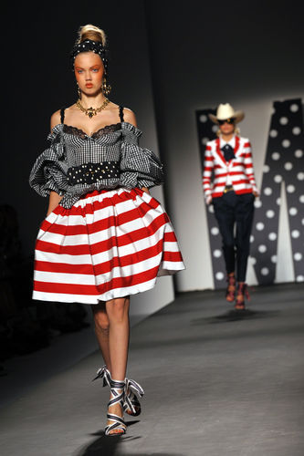 Moschino2011���m���ĕr�b��