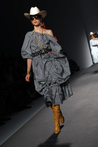 Moschino2011���m���ĕr�b��