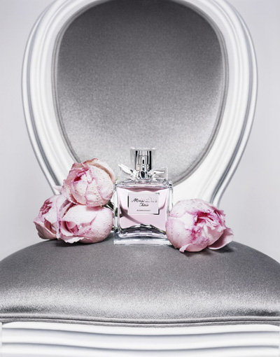 �紺��マ����������ˮ��Ů��һ����횓��еĶY��