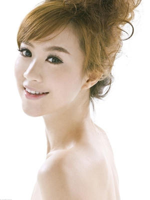 靈動(dòng)逼真 5步教你假睫毛帶出真效果