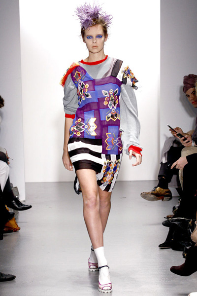 �옷���x��ɫ�ǹ��L���WҫT�_