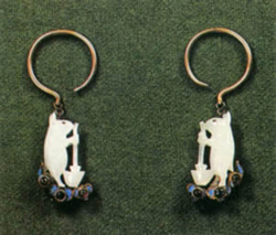 �h��DŮ�������y���