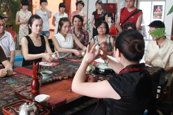 �A�ǾW�����W�Ѳ�Ԓ���A�M�ɹ�