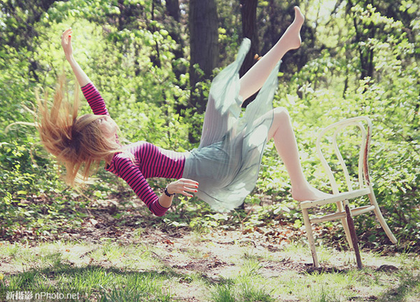 女攝影師Zuzi:跌落少女