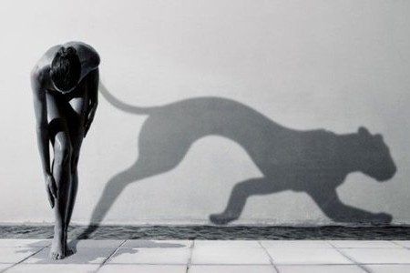 Ů�ˡ�ɫ��һ�c������