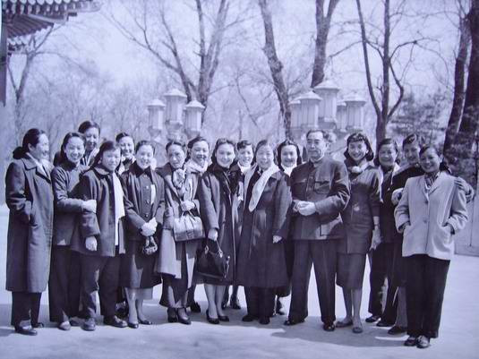 �ܶ�����Ů�݆T�ĺ�Ҋ��Ӱ