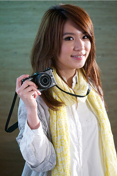 �������w�������f 