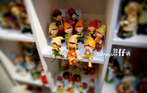 ���ɐ۵Ĺ��� �ഺ�m��ͯ��q��