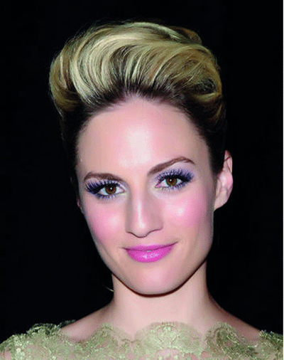 ʢ�Ĵ���Ů��15�����͸���y