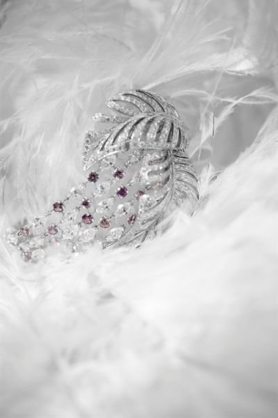 輕舞飛揚(yáng) 香奈兒“羽毛”系列頂級(jí)珠寶