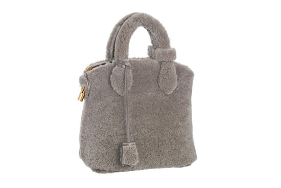 毛茸茸的LV 大牌包包也賣萌