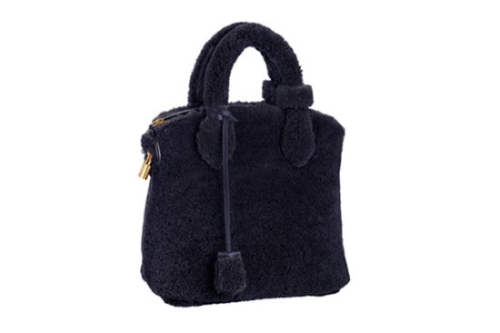 毛茸茸的LV 大牌包包也賣萌