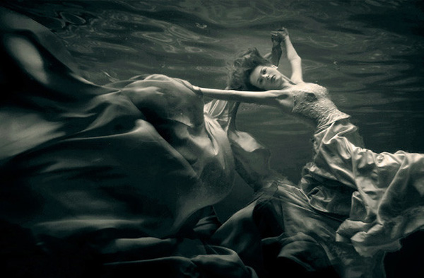 һ�M�����İ��н^��ˮ�zӰ