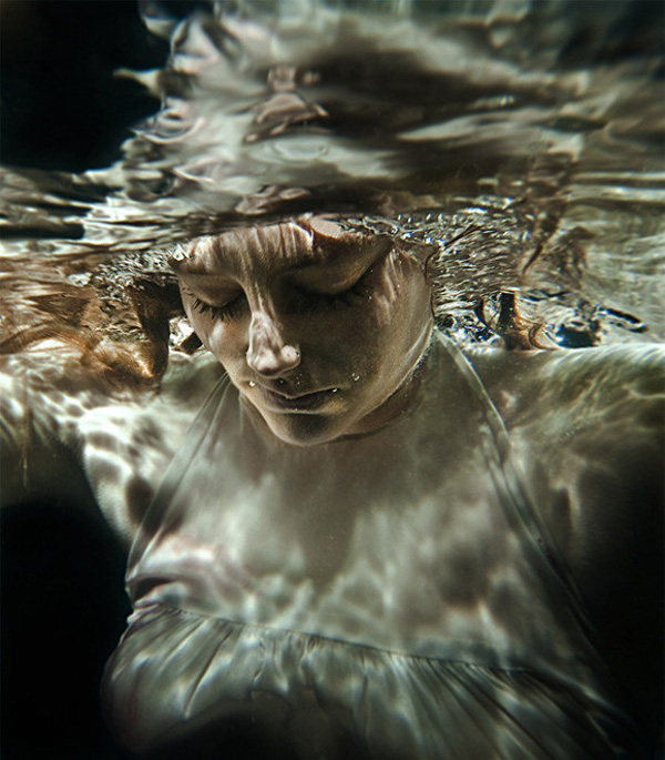 һ�M�����İ��н^��ˮ�zӰ