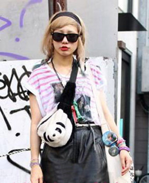 ����ʾ��¶�~�̄��� ��AĘ���@��ˬ