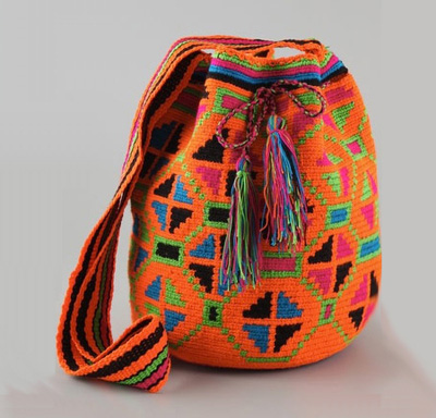 ��ɫ���� �����ִ�����ůɫ�{