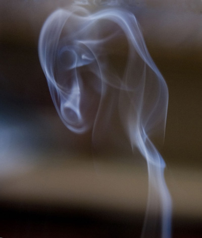 一縷輕煙,風吹即散