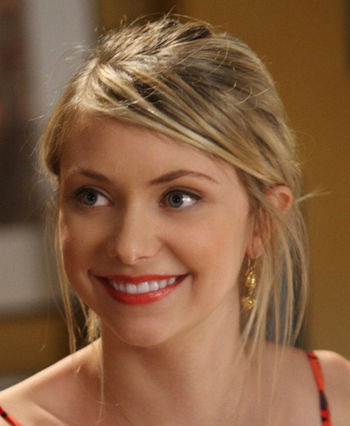 緋聞5即將開播 搖滾小J妝容進化史