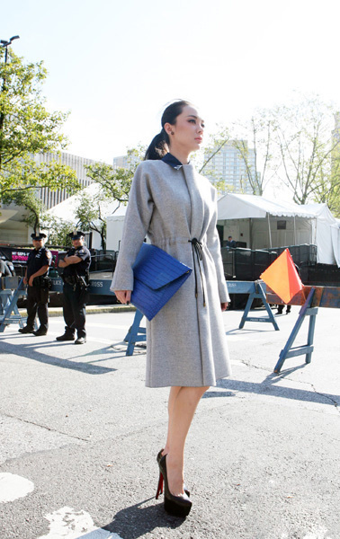 約時裝周:霍思燕氣場十足霸氣外露